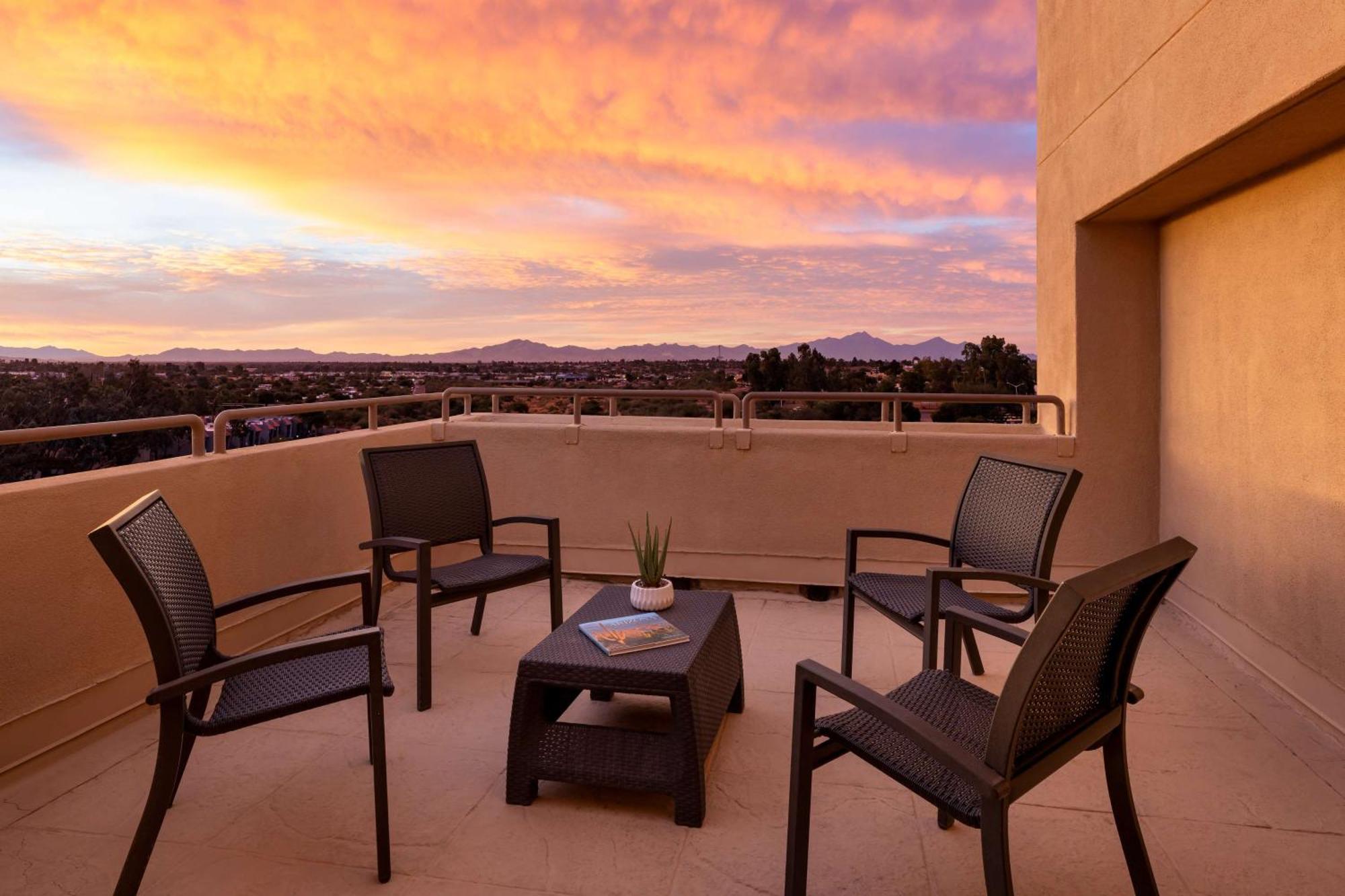 Hilton Tucson East Hotell Exteriör bild
